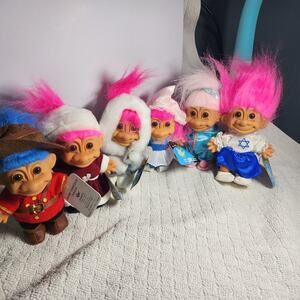 Trolls "AROUND THE WORLD"-Canada,Isreal,China,Iceland,Holland,Russia